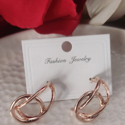 Daisy Rose Gold Earring