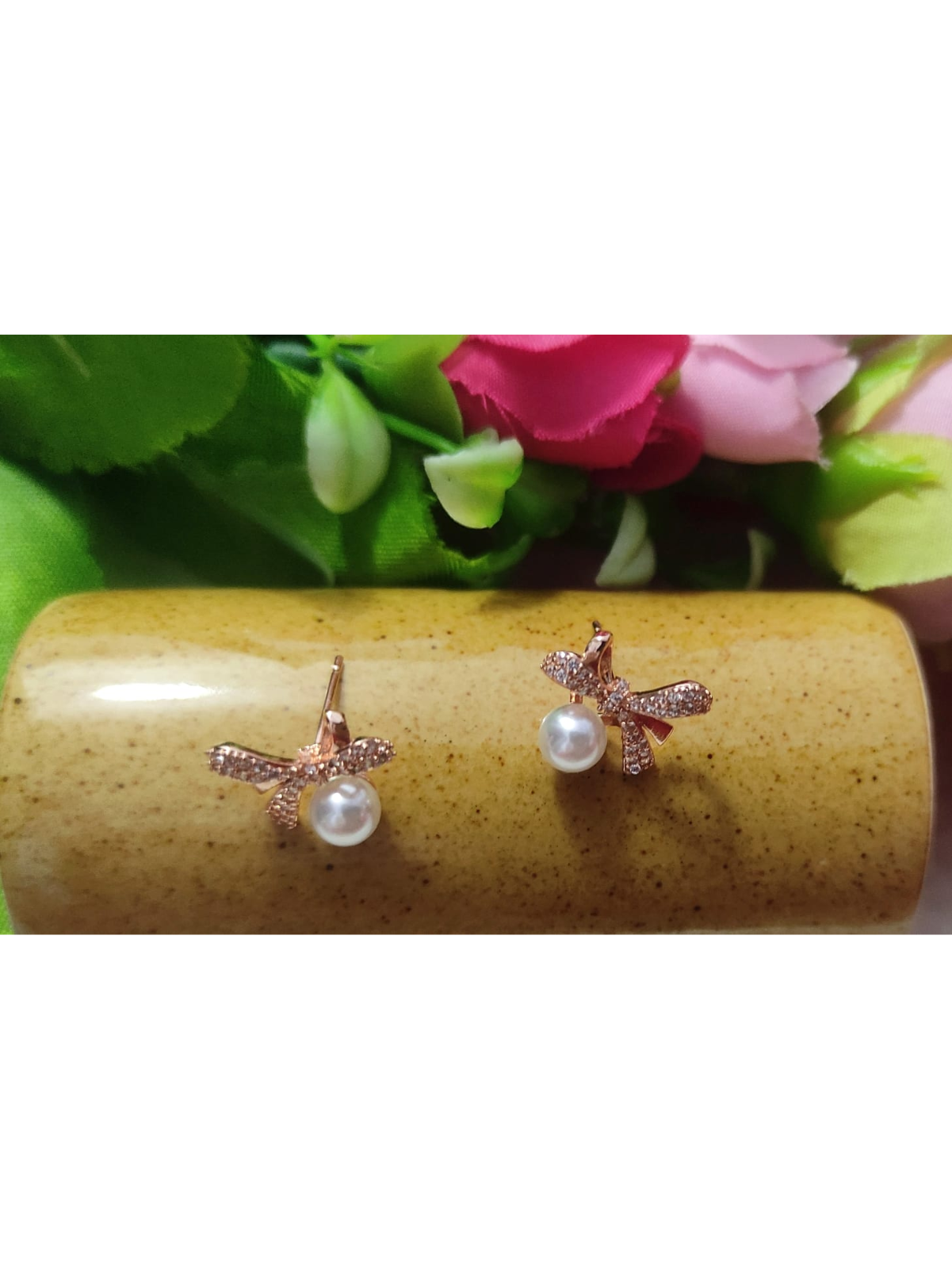 Bow Pearl Earring - Image 7