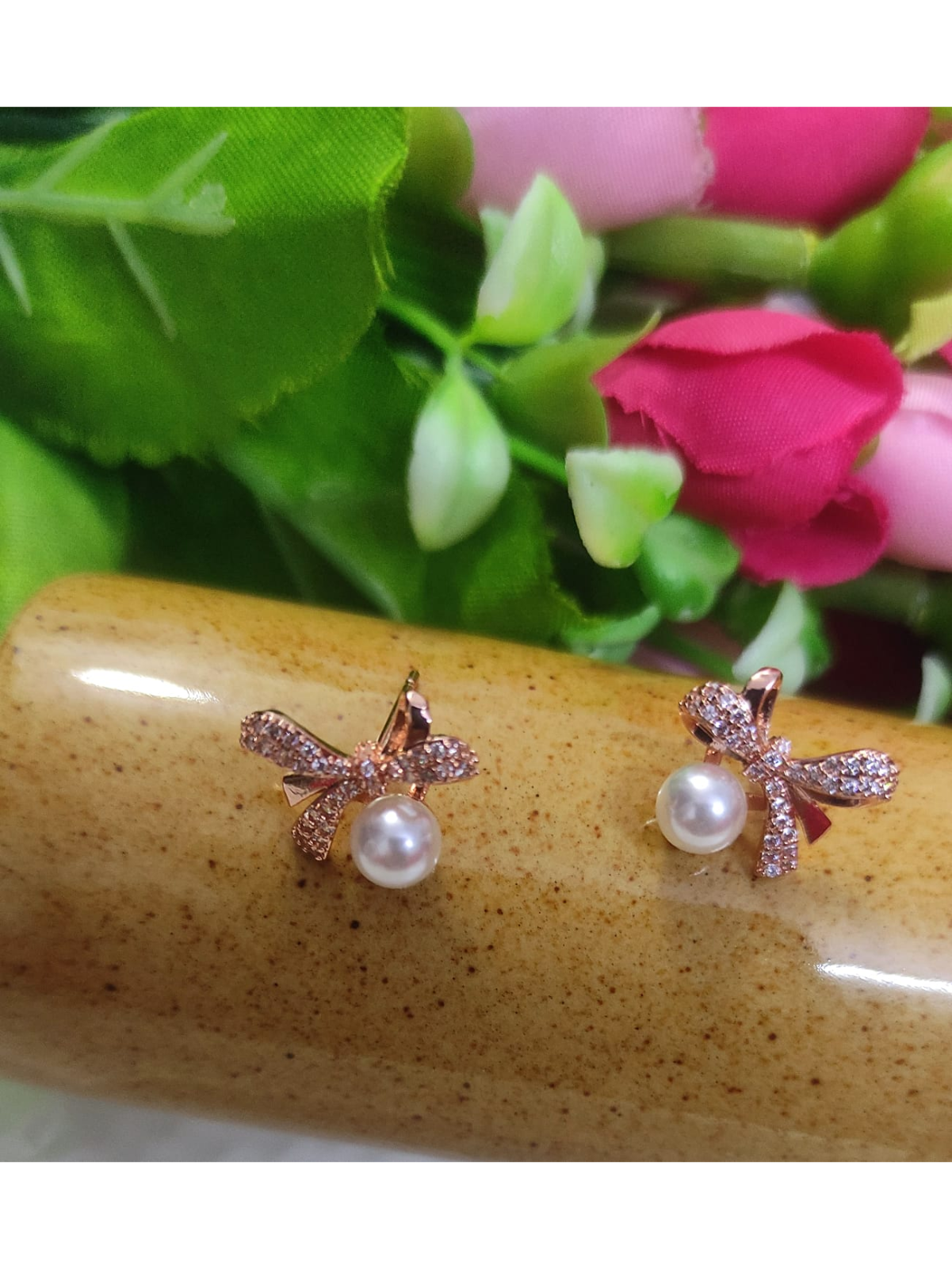 Bow Pearl Earring - Image 10