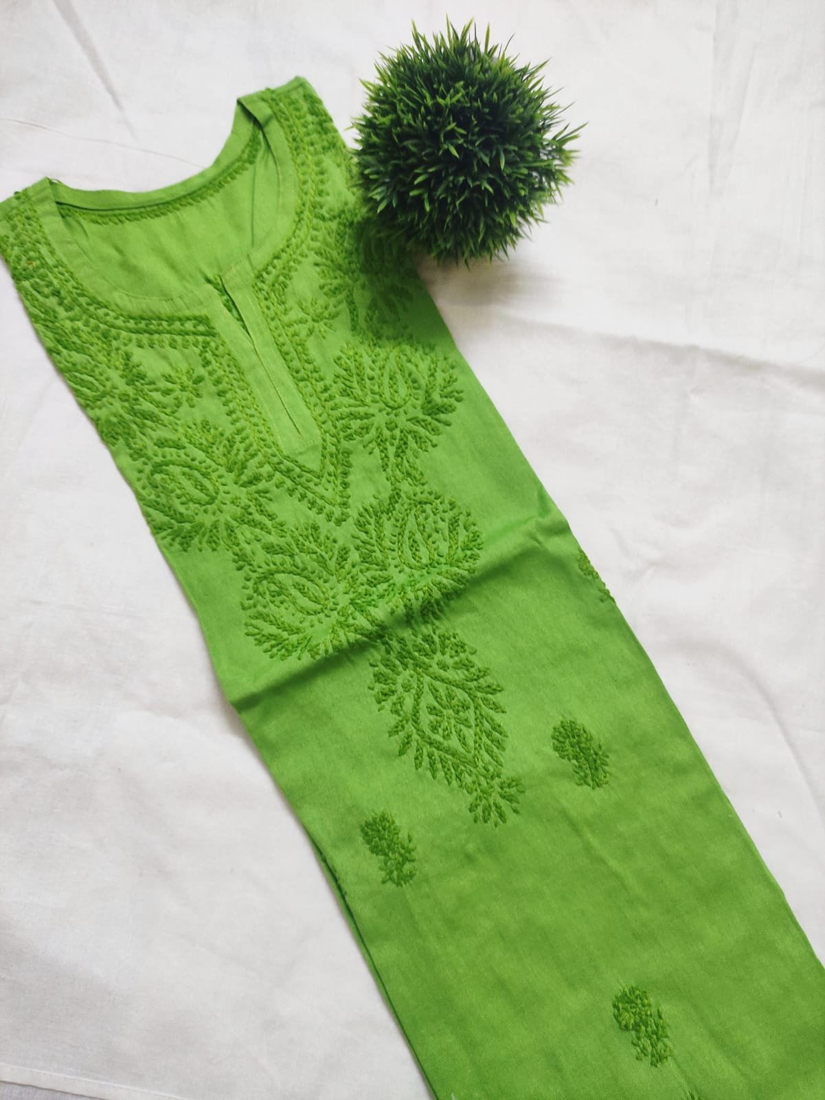 Hand Embriodered Lucknowi Chikankari Kurti(Inner Not Included) - Image 2