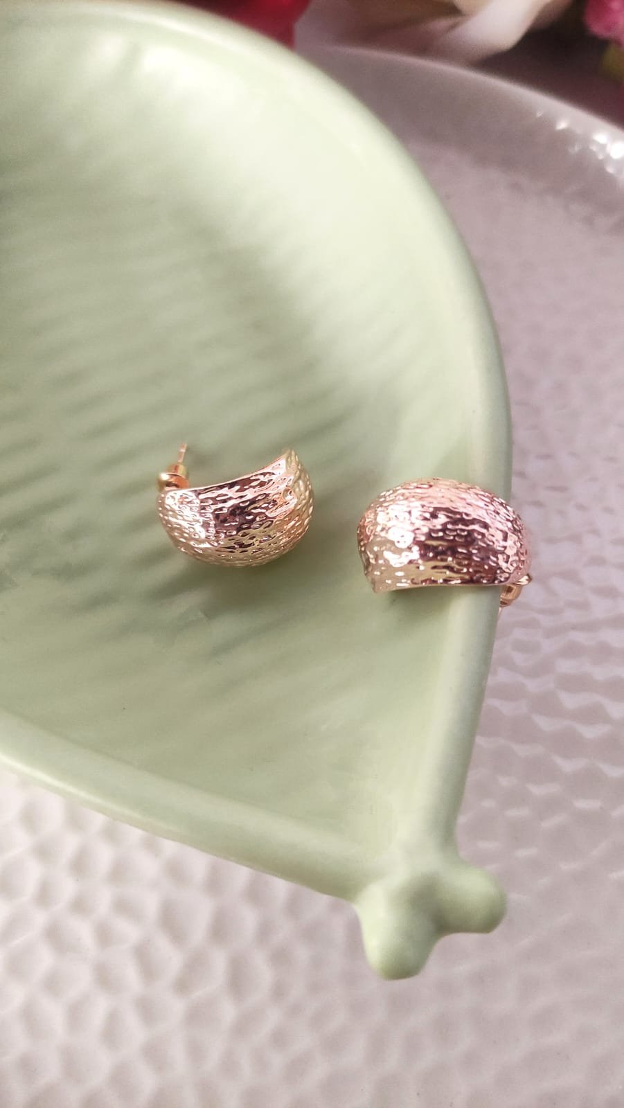 Curve Stud Earring - Image 4