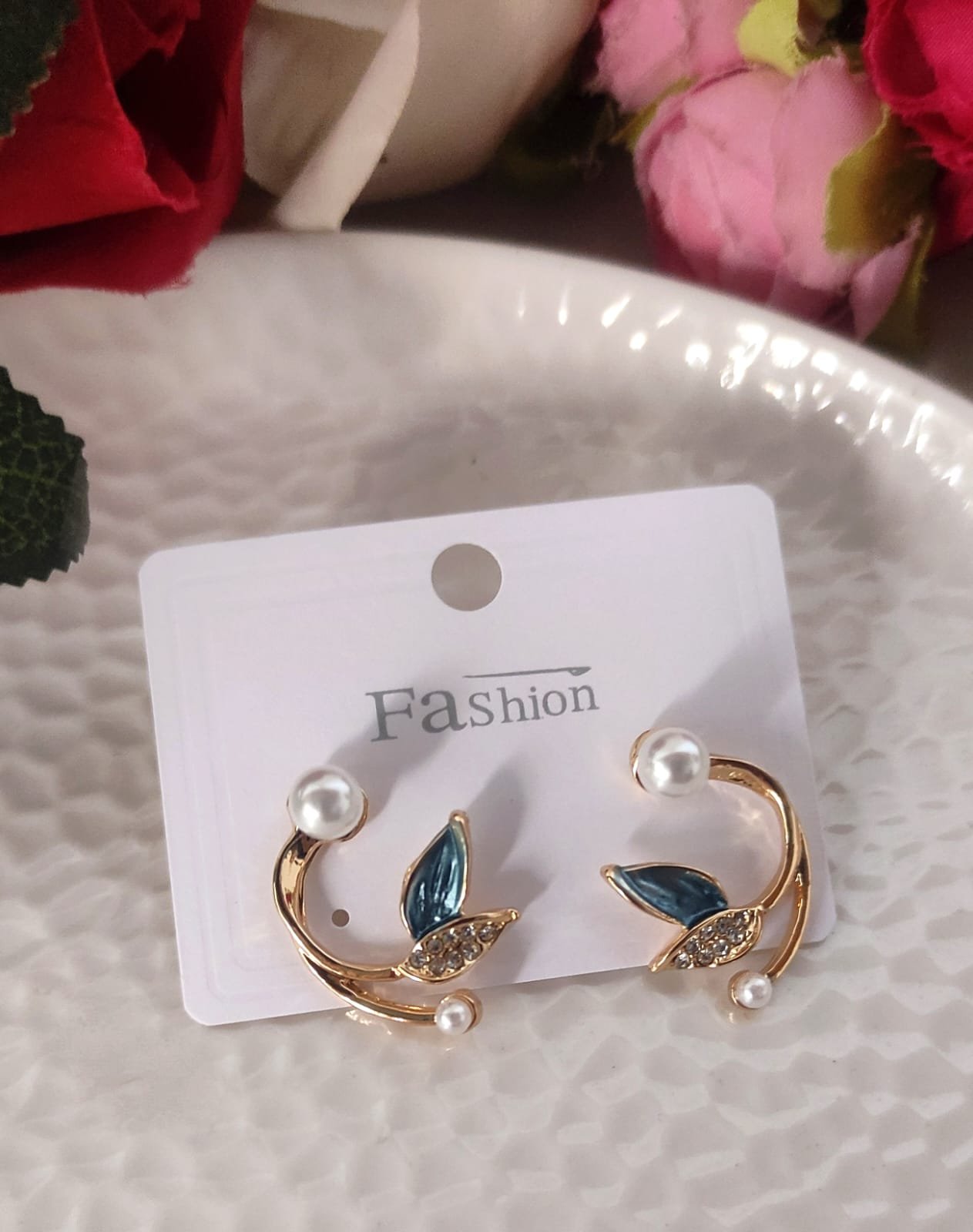 Pearl Leaf Earring - Image 3