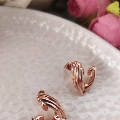 Lily Rose Gold Earring