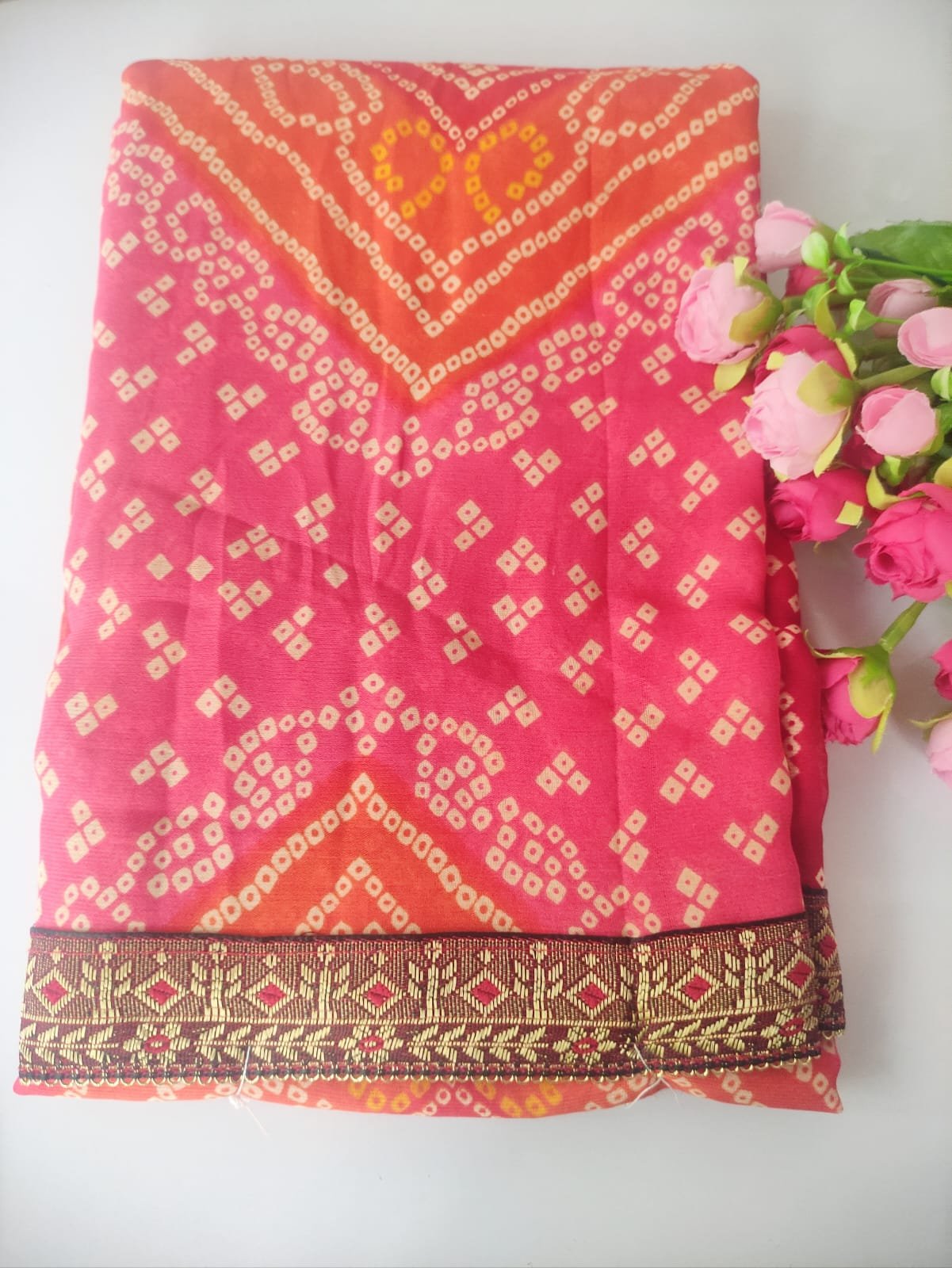 Bandhani Printed Saree (Saree with Unstitched Blouse) - Image 4